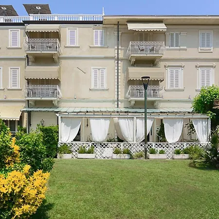 Coluccini 3* Марина-ди-Пьетрасанта