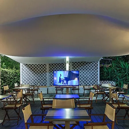 Coluccini 3* Марина-ди-Пьетрасанта