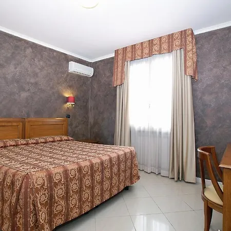 Coluccini 3* Марина-ди-Пьетрасанта